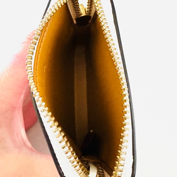 Coach Cream Card Holder with Gold Chain - Picture 10 of 13